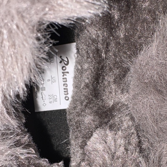NWOT Cozy Gray Fur-Lined Winter Boots - Picture 8 of 16
